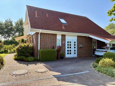 Einfamilienhaus mit Einliegerwohnung - großem Garten und Teich -
