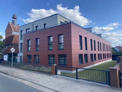Exklusive 3 Zimmer-Penthousewohnung mit großer Dachterrasse, Parkett und EBK in Wolfsburg-Kästorf