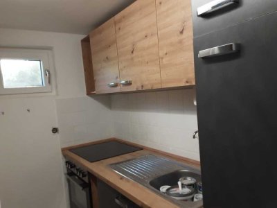 Geschmackvolle, renovierte 1-Zimmer-Souterrain-Wohnung in Bonn