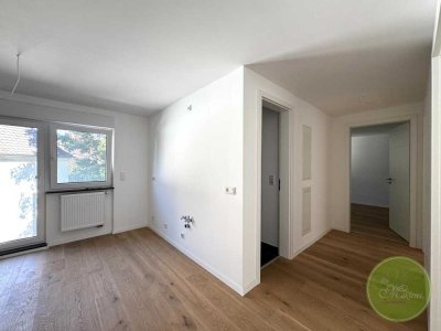 NICE ** NEU saniert & "neuer" AltbauCharme nahe Wiesengrund ** Balkon ** 3 Zimmer ** knapp 73 qm **