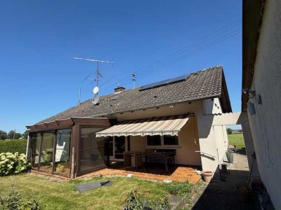 +++Ortsrand+++Wohnhaus+++Maschinenhalle+++