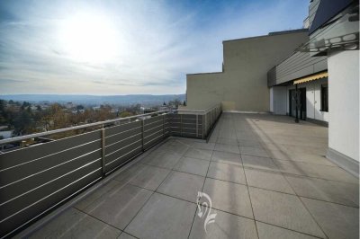 Sonnige 3-Zimmer-Wohnung mit riesiger Dachterrasse im Penthouse-Stil