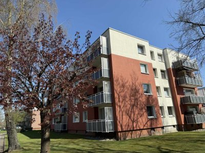 3-Zi-Whg. Erdgeschoss (Hochparterre) mit großem Balkon in Pinneberg-Nord