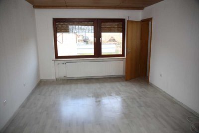 Ruhige, renovierte 2,5 -Zimmer-Wohnung mit separatem Hobbyraum u. großer Dachterrasse in Rheinzabern
