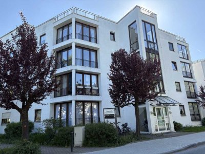 Exklusive, vollständig renovierte 3,5-Raum-Terrassenwohnung mit Balkon und EBK in Radolfzell