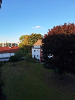 Sehr helle Oberwohnung mit Balkon im Weidedammviertel in Bremen Findorff