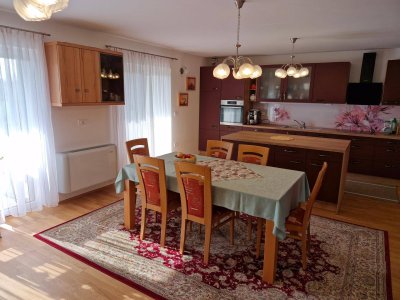 Neuwertige 3-Zimmer-Wohnung mit zahlreichen Zusatzräumen