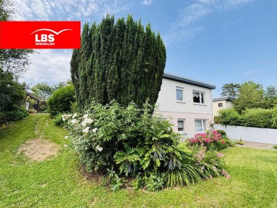 ***Gepflegter, großzügiger Bungalow mit Einliegerwohnung und tollem Garten in exklusiver Lage***