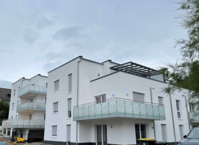 In netter Nachbarschaft! Moderne, schöne und gut geschnittene 4 Zimmer-Wohnung mit Balkon, Tulpen...