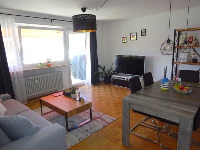 Helle,  gepflegte 2 Zimmer Wohnung mit 2 Tiefgaragenstellplätzen und großem Balkon