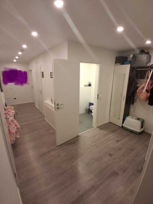 3,5 Zimmer Wohnung im 1.OG mit 70qm Dachterasse
