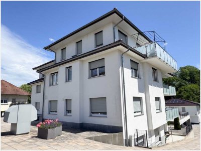 Moderne Erdgeschosswohnung mit Balkon und zwei Stellplätzen in Grünberg!
