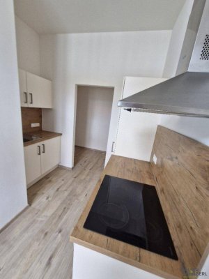 freundliche renovierte Single Wohnung