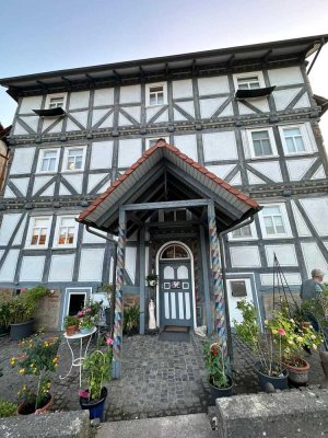 Repräsentatives, großes, vielfältig nutzbares Fachwerkhaus - Rotenburg a.d. Fulda/Teilort