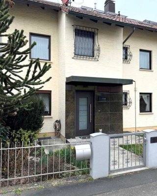 TOP 1 - 2 Fam. RMH in Cadolzburg / Haus kaufen