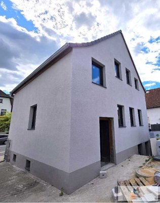 Freistehendes Einfamilienhaus in Froschhausen mit Garten für die kleine Familie