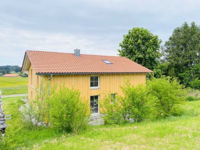 Wo Bayern am schönsten ist..Zweifamilienhaus in toller Lage  !
