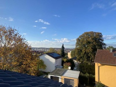 Erstbezug nach Sanierung - Helle 3 Zimmer DG Wohnung