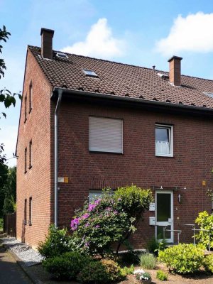 Günstiges 6-Zimmer-Zweifamilienhaus in Düsseldorf Hellerhof