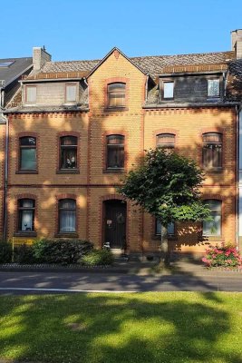 Historisches Einfamilienhaus und Mehrfamilienhaus in zentraler Lage