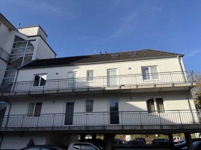 Helle 2-Zimmer-Wohnung mit Balkon im 2. OG in Pinneberg Zentrum