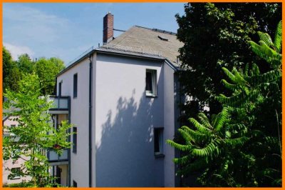 ** HARTHAU, moderne 5-Raum Whg. mit EBK, Fußbodenheizung, Kaminanschluss & Balkon **