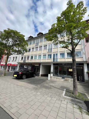Helle 2 Zimmer-Wohnung im DG in verkehrsgünstiger Lage