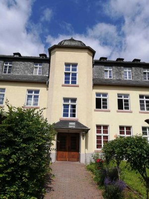 Lichtdurchflutete Wohnung im Ortskern!!