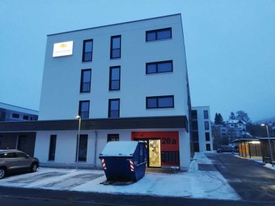 Service Wohnen Rödental - Helle, altersgerechte 2-Zimmer-Wohnung mit Einbauküche, Balkon und Carport