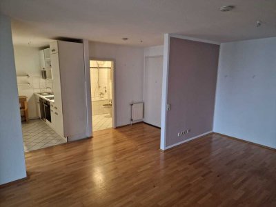 PROVISIONSFREI - Gepflegte 2-Zimmer-Wohnung mit großem Sonnenbalkon