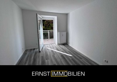 Hochwertig sanierte 2 Zimmerwohnung mit neuer EBK und Balkon in bester Lage