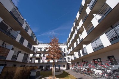 Moderne Neubauwohnung mit Terrasse und Blick ins Grüne
