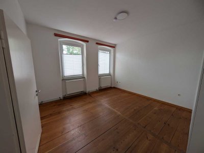 Modernisierte Wohnung mit drei Zimmern sowie Balkon und EBK in Bamberg (provisionsfrei)