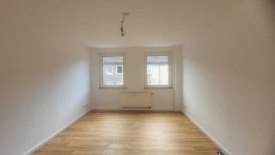 Helle 2-Zimmer-Wohnung im 2. OG mit Balkon in Mülheim Mitte