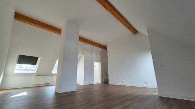 100 m² ERSTBEZUG NACH RENOVIERUNG und BADERNEUERUNG!!!Einzigartige Maisonette-Wohnung im Herzen v...