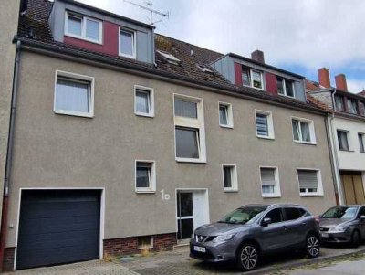 Charmante 1-Zimmer-Wohnung mit Balkon, Einbauküche & Tiefgarage – voll möbliert, sofort bezugsfrei!