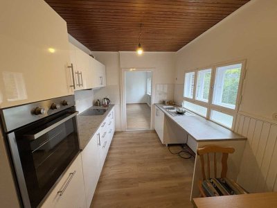 Helle 80 m² 3-Zimmer-Wohnung mit Garten und Einbauküche in Berlin-Wittenau (befristet)