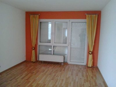 Unsere schönste 2 Zimmer Wohnung mit Balkon und Wintergarten