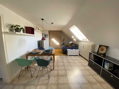 Schöne Dachgeschosswohnung in Merheim (befristet bis 12/2026)