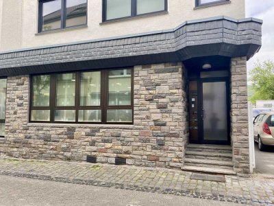 Wohnung im Zentrum von Adenau im Gebäude der VR Bank zu vermieten.
