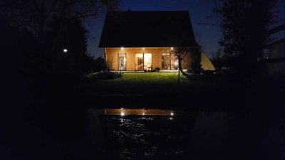 Geräumiges und gepflegtes 5-Raum-Haus mit großem Keller, Lager und Gartenensemble in Berlins Osten
