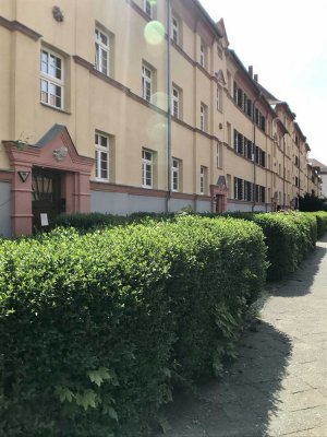 Helle 2-Zimmer Wohnung mit Wohnküche