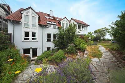 Großzügiges Familiendomizil mit Einliegerwohnung und Schwimmbad und viel Platz zum Leben
