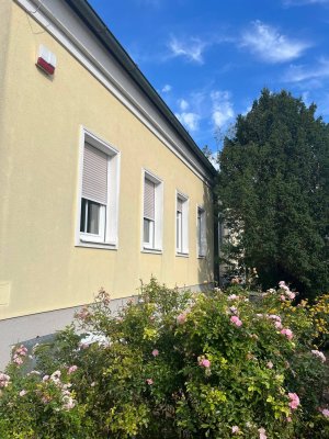 Ihr neues Zuhause! Großzügiges Einfamilienhaus mit großem Garten, Sauna und Balkon zur Miete! In 2700 Wiener Neustadt