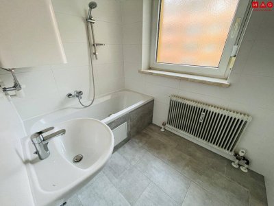 Neu hergerichtete Familienwohnung im 1. Stock, große Loggia süd-westseitig, sofort beziehbar!