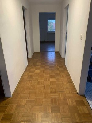 Geschmackvolle 2 1/2-Z-DG-Wohnung mit gehobener Innenausstattung in Wöllstadt