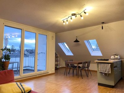 *NEU* MODERNE UND HELLE DACHGESCHOSSWOHNUNG MIT GROßEM WOHN-ESSBEREICH IM BELIEBTEN FINTHEN!