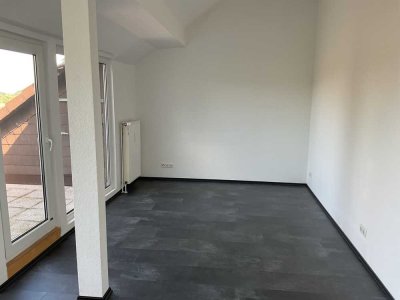 Moderne 2-Zimmer-DG-Wohnung mit Dachterrasse