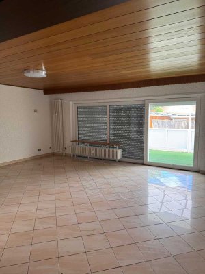 Schöne Etagenwohnung mit Garten, Balkon & Terasse in Rheinsheim