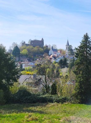 Idyllisch Wohnen! Gepflegte 2,5-Zimmer-Souterrain-Wohnung mit Burgblick im Luftkurort Lindenfels